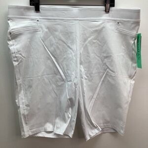 89th & Madison Size 2X White Women's Shorts. New With Tags.